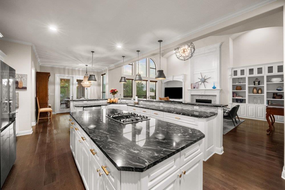 109 Burgess LN