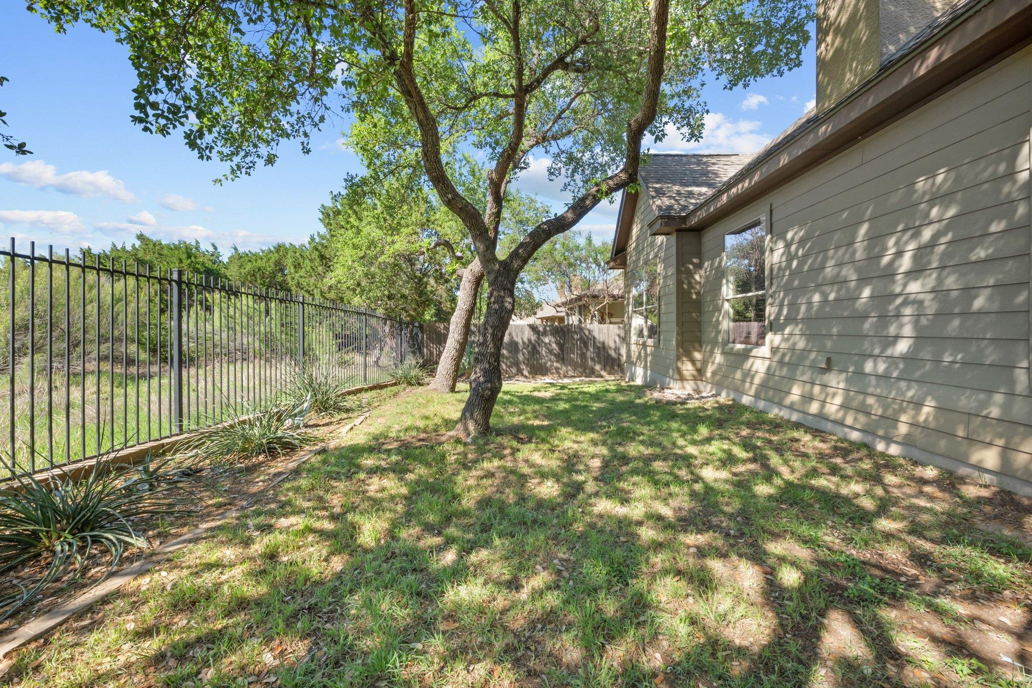 22204 Red Yucca RD