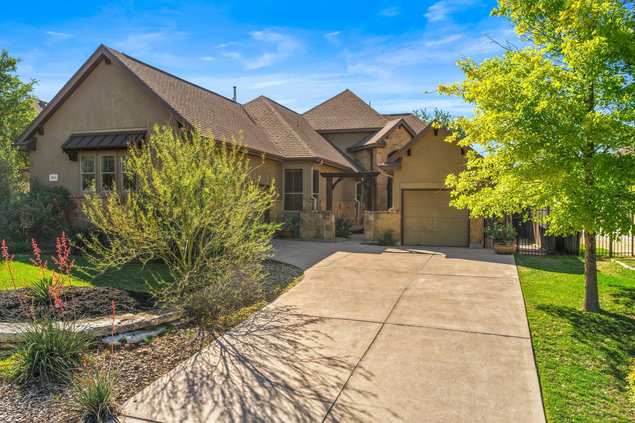 22204 Red Yucca RD