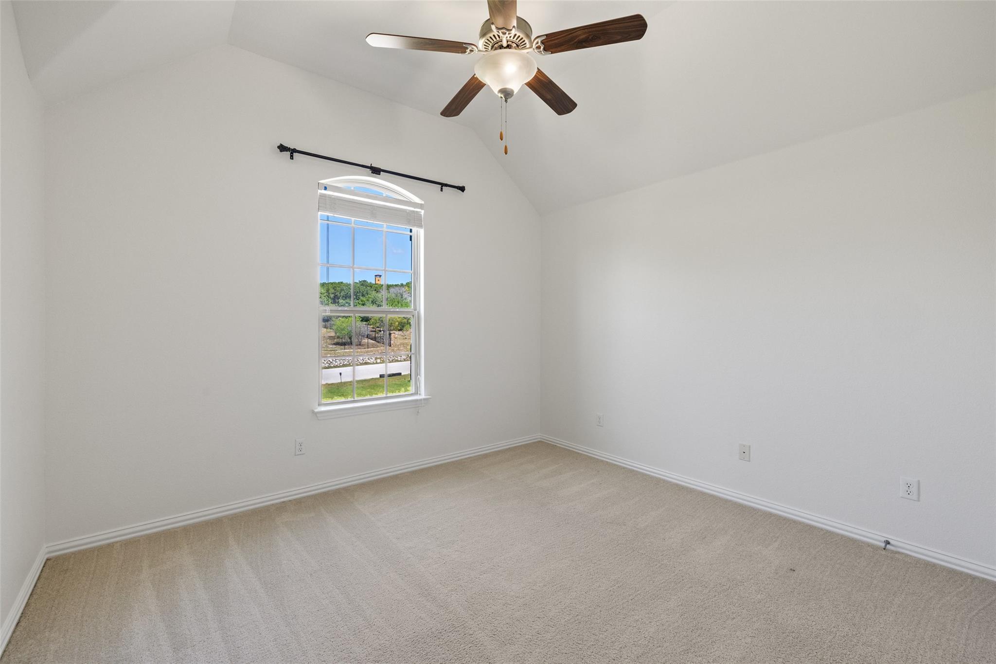 21909 Esmeralda DR