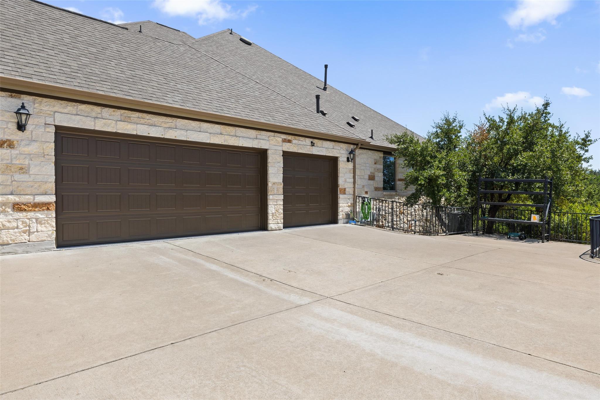 21909 Esmeralda DR
