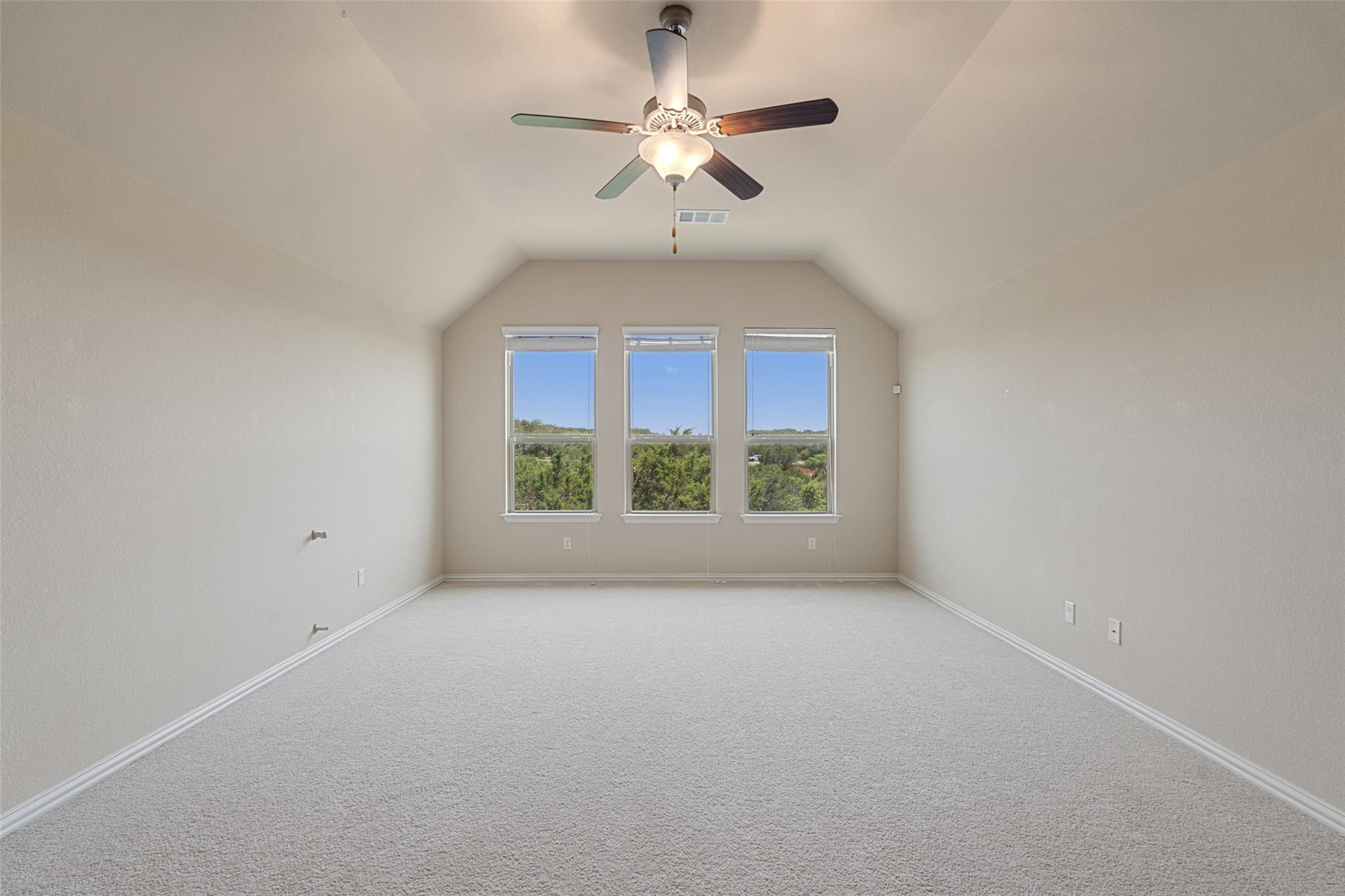 21909 Esmeralda DR
