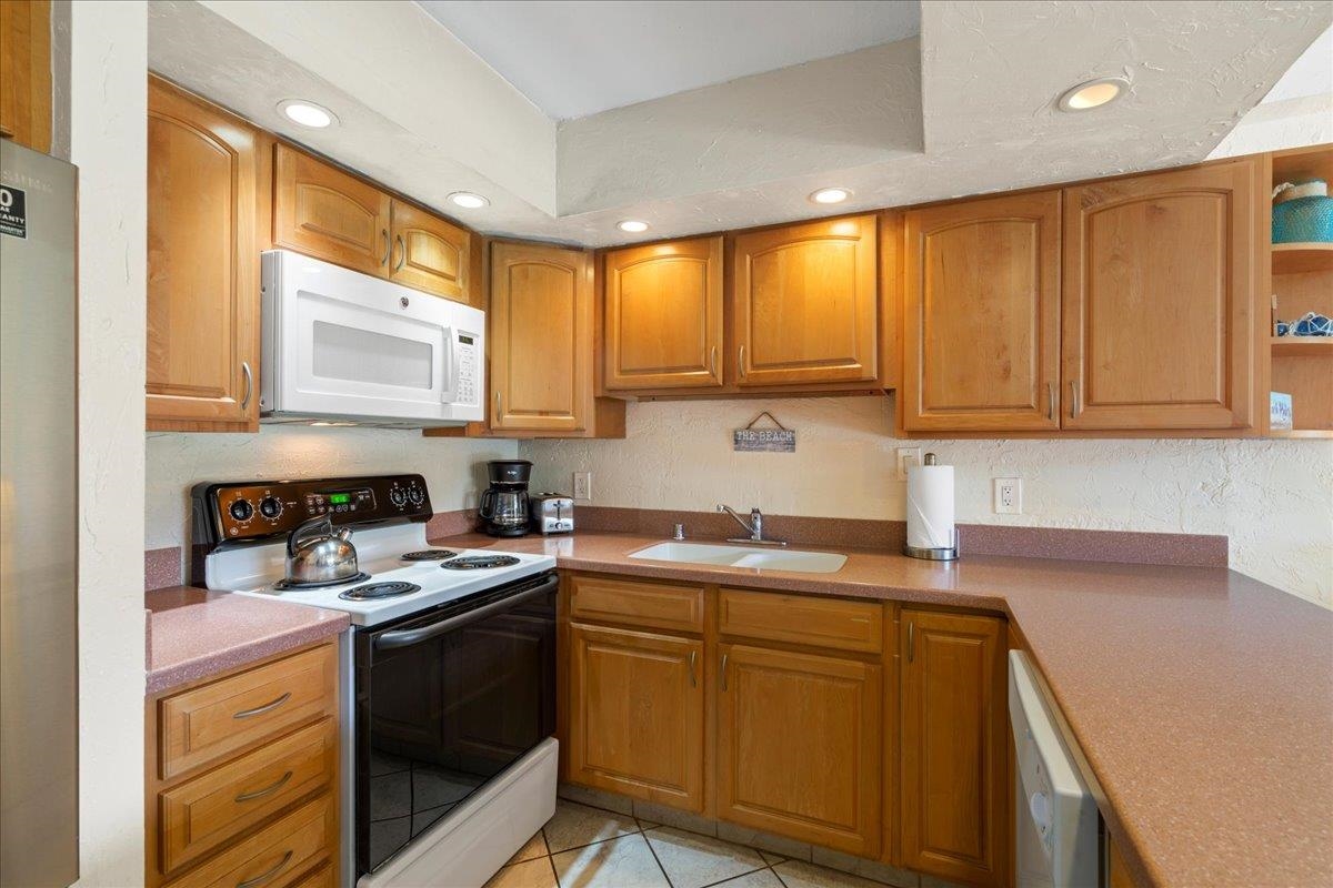 3543 Lower Honoapiilani Rd Unit: E209
