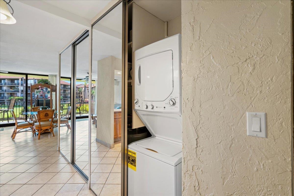 3543 Lower Honoapiilani Rd Unit: E209