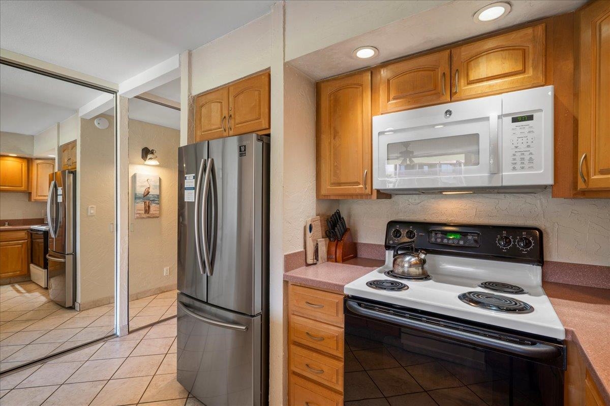 3543 Lower Honoapiilani Rd Unit: E209