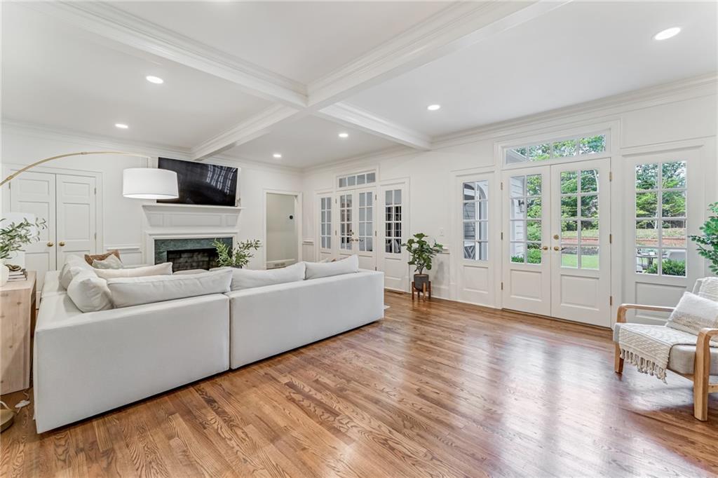 1250 Squire Lane