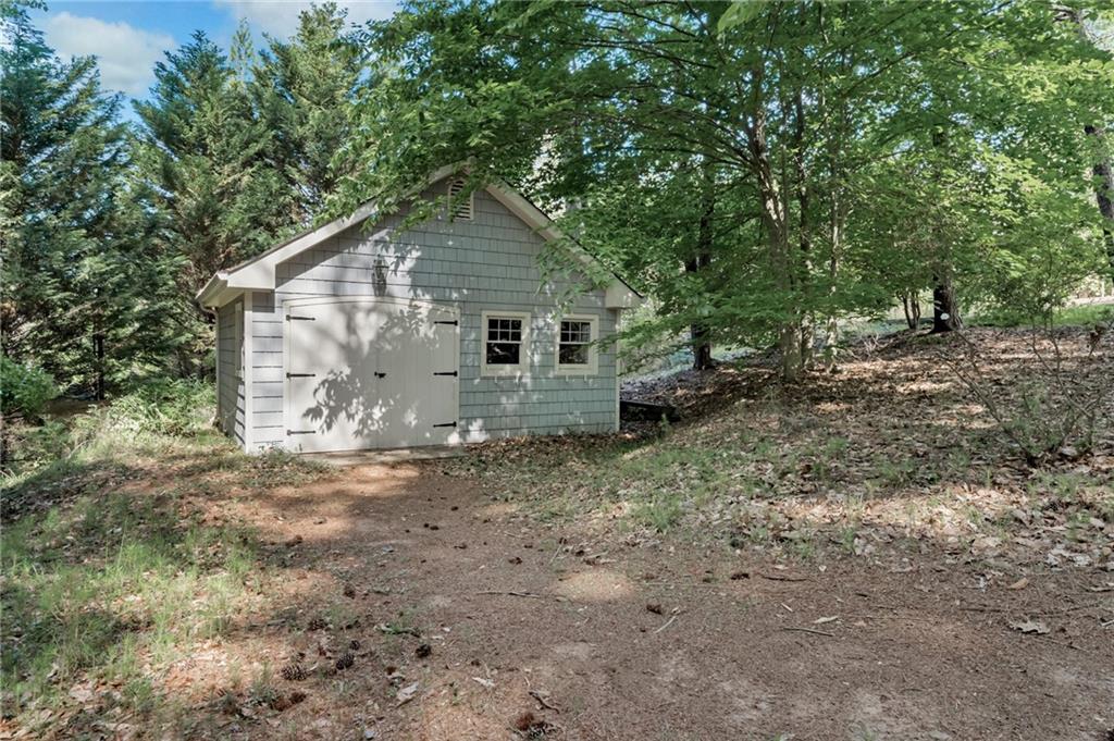 1250 Squire Lane