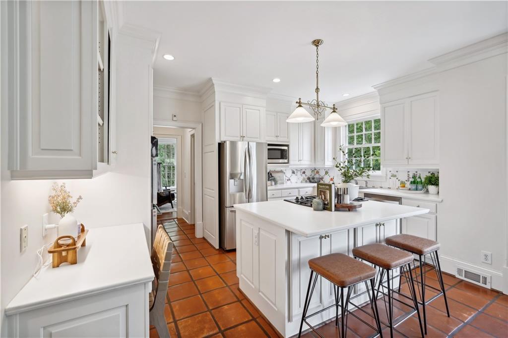 1250 Squire Lane