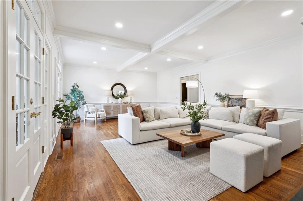 1250 Squire Lane