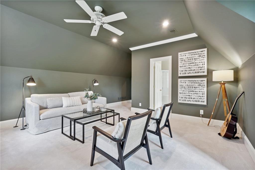 1250 Squire Lane