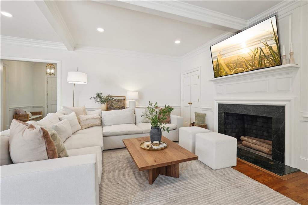1250 Squire Lane