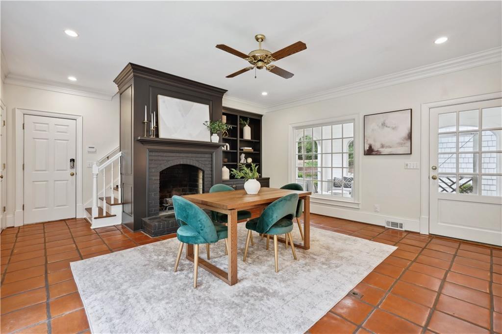 1250 Squire Lane