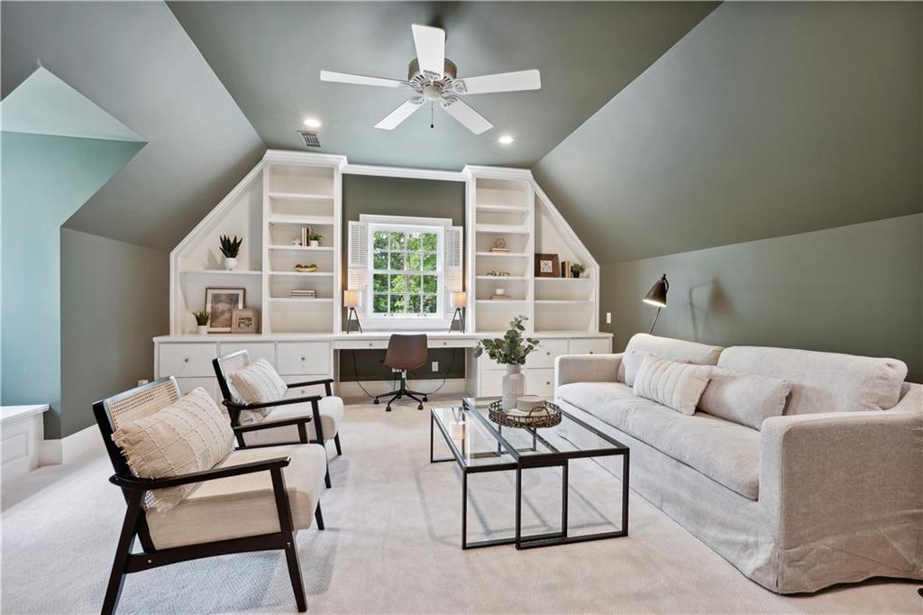 1250 Squire Lane