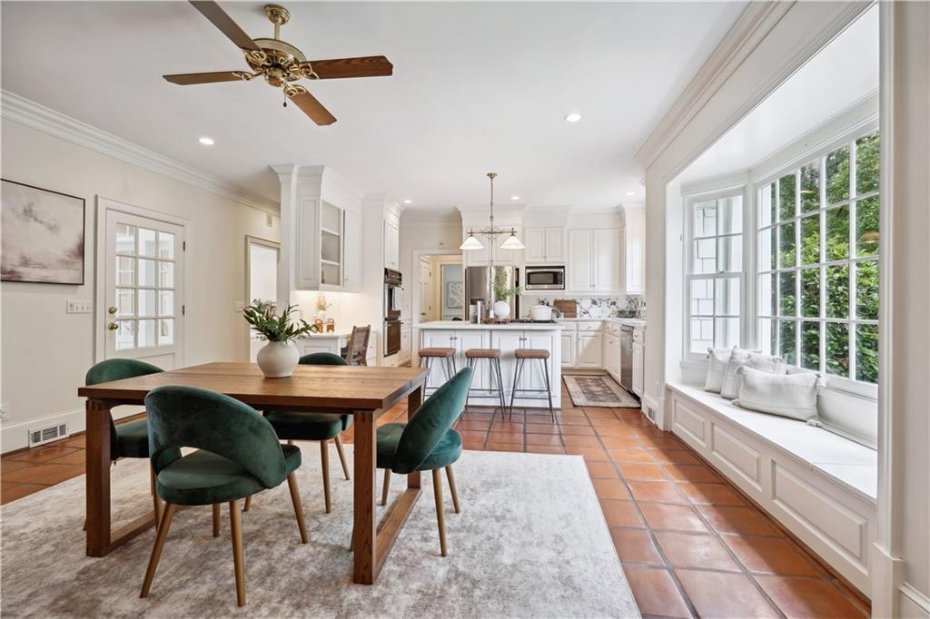 1250 Squire Lane