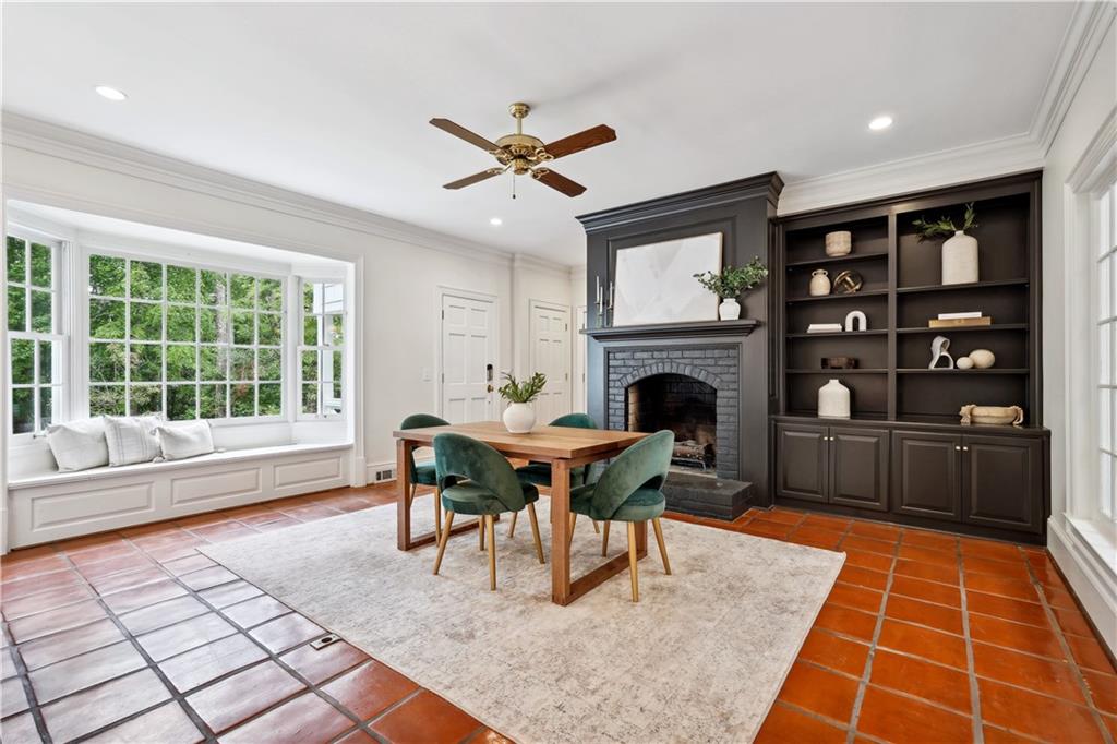 1250 Squire Lane