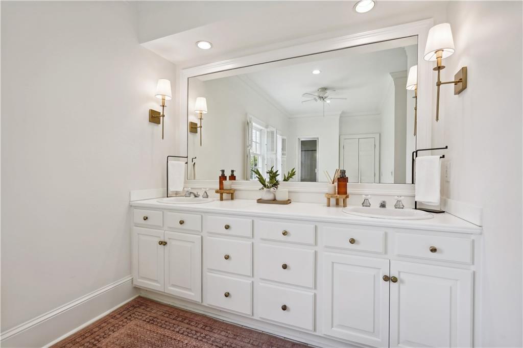 1250 Squire Lane