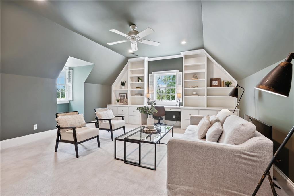 1250 Squire Lane