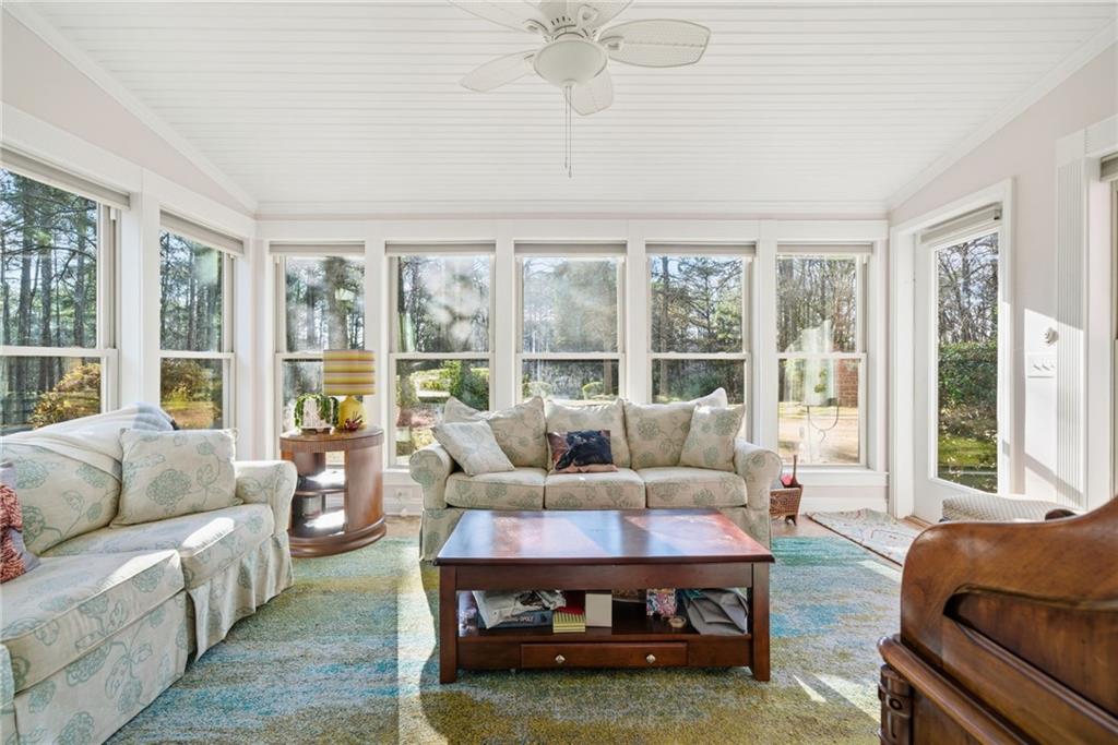 1445 Squire Lane