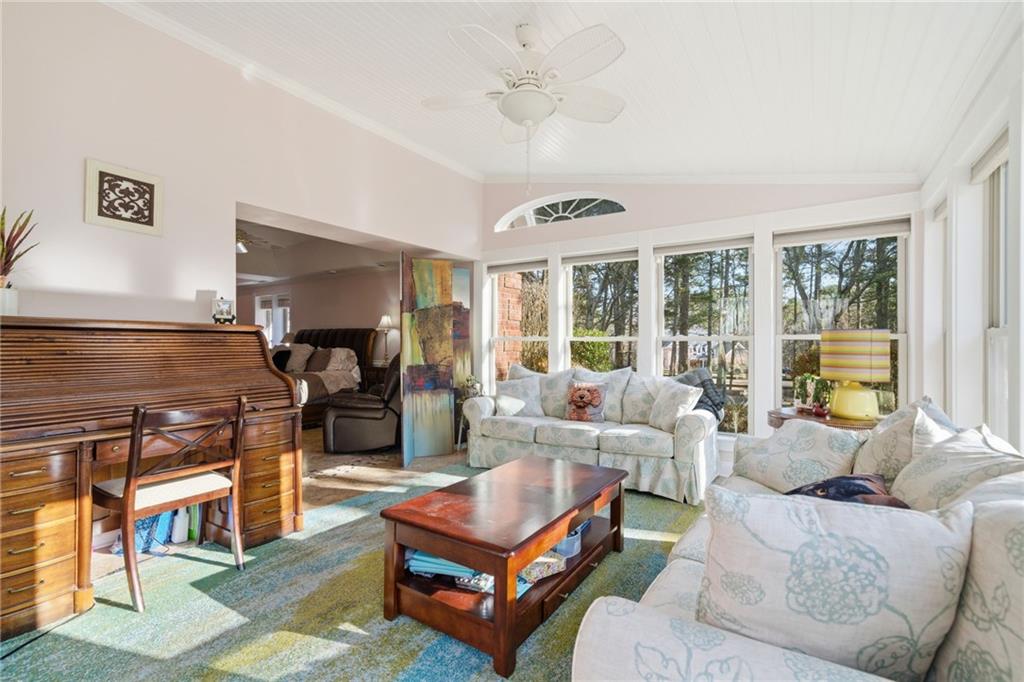 1445 Squire Lane