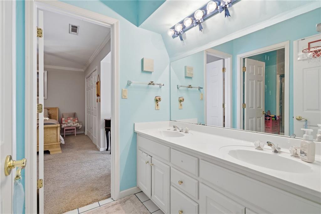 1445 Squire Lane