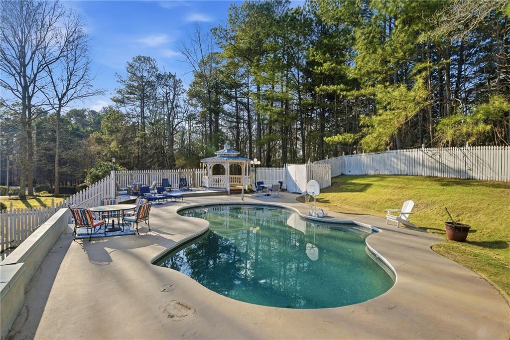 1445 Squire Lane