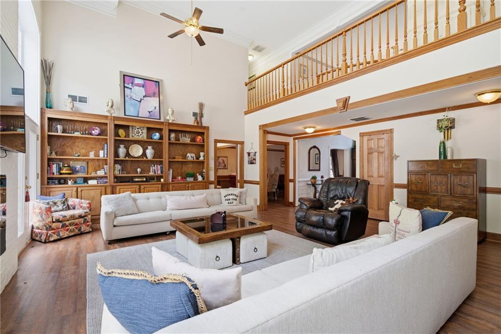 1445 Squire Lane