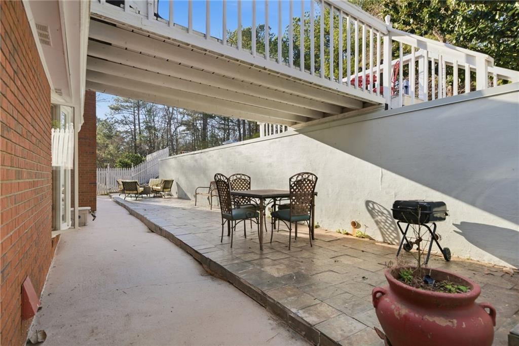 1445 Squire Lane