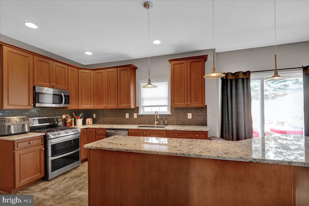 1622 W THISTLE DRIVE