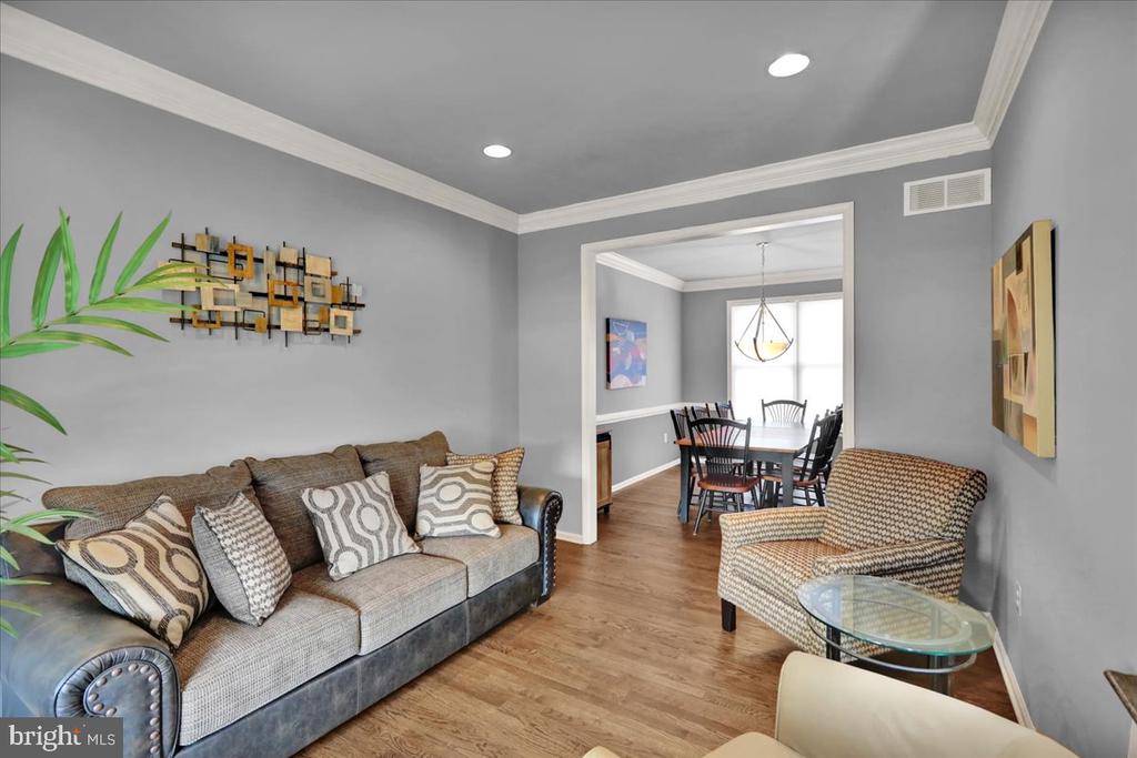 1622 W THISTLE DRIVE
