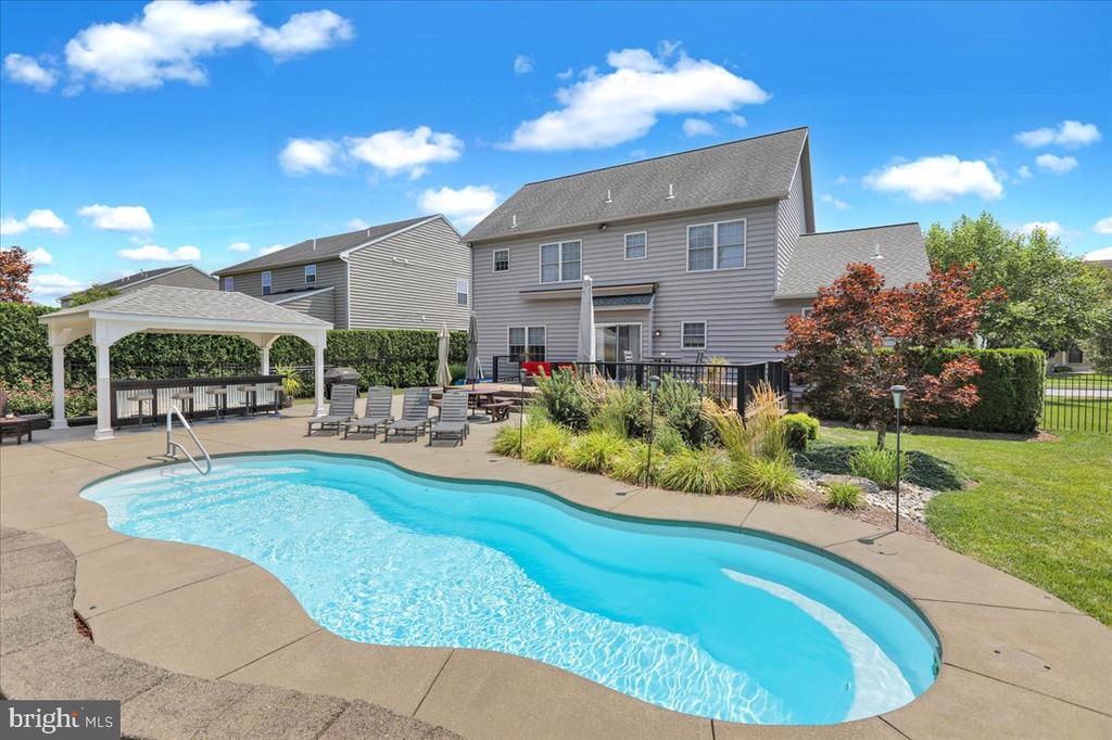 1622 W THISTLE DRIVE