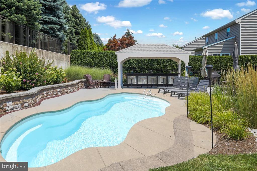 1622 W THISTLE DRIVE