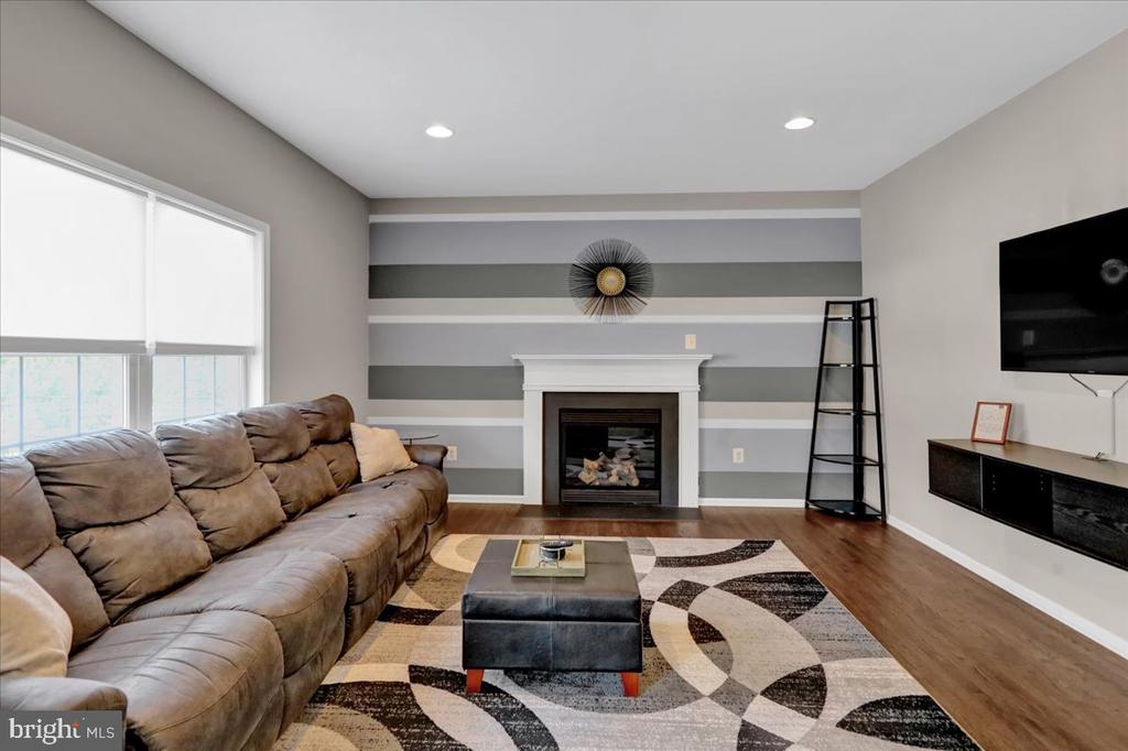 1622 W THISTLE DRIVE