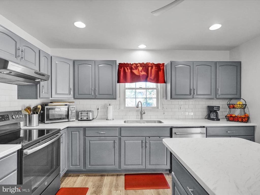 106 WESTVIEW DRIVE