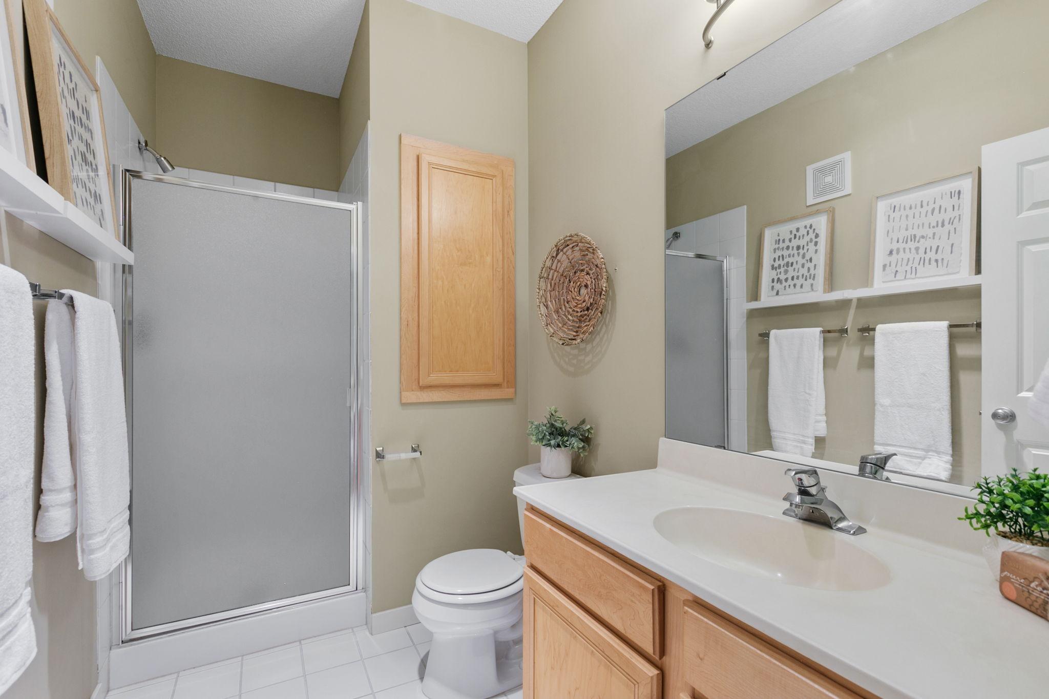 221 1st Avenue NE Unit: 21