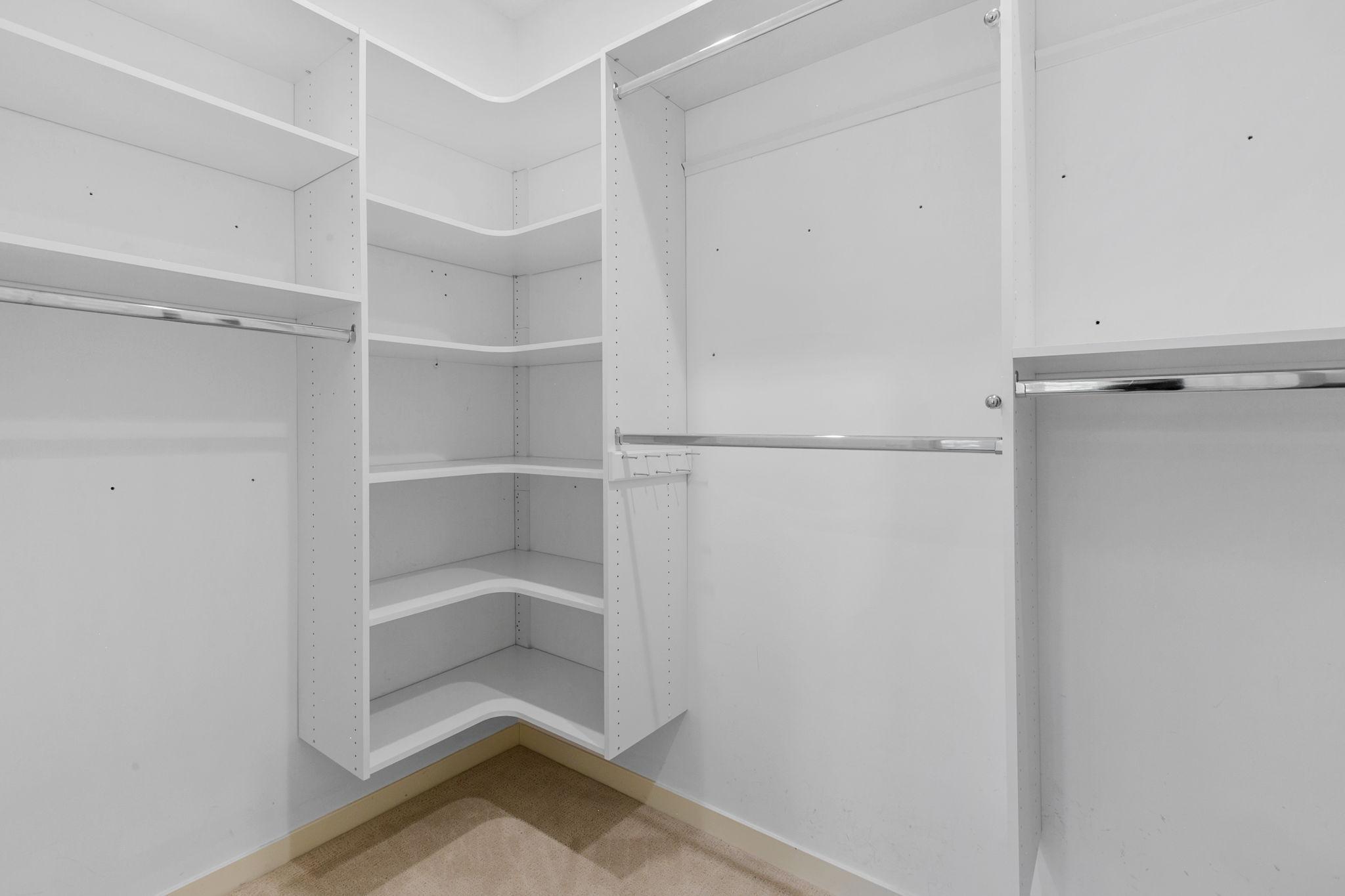 221 1st Avenue NE Unit: 21