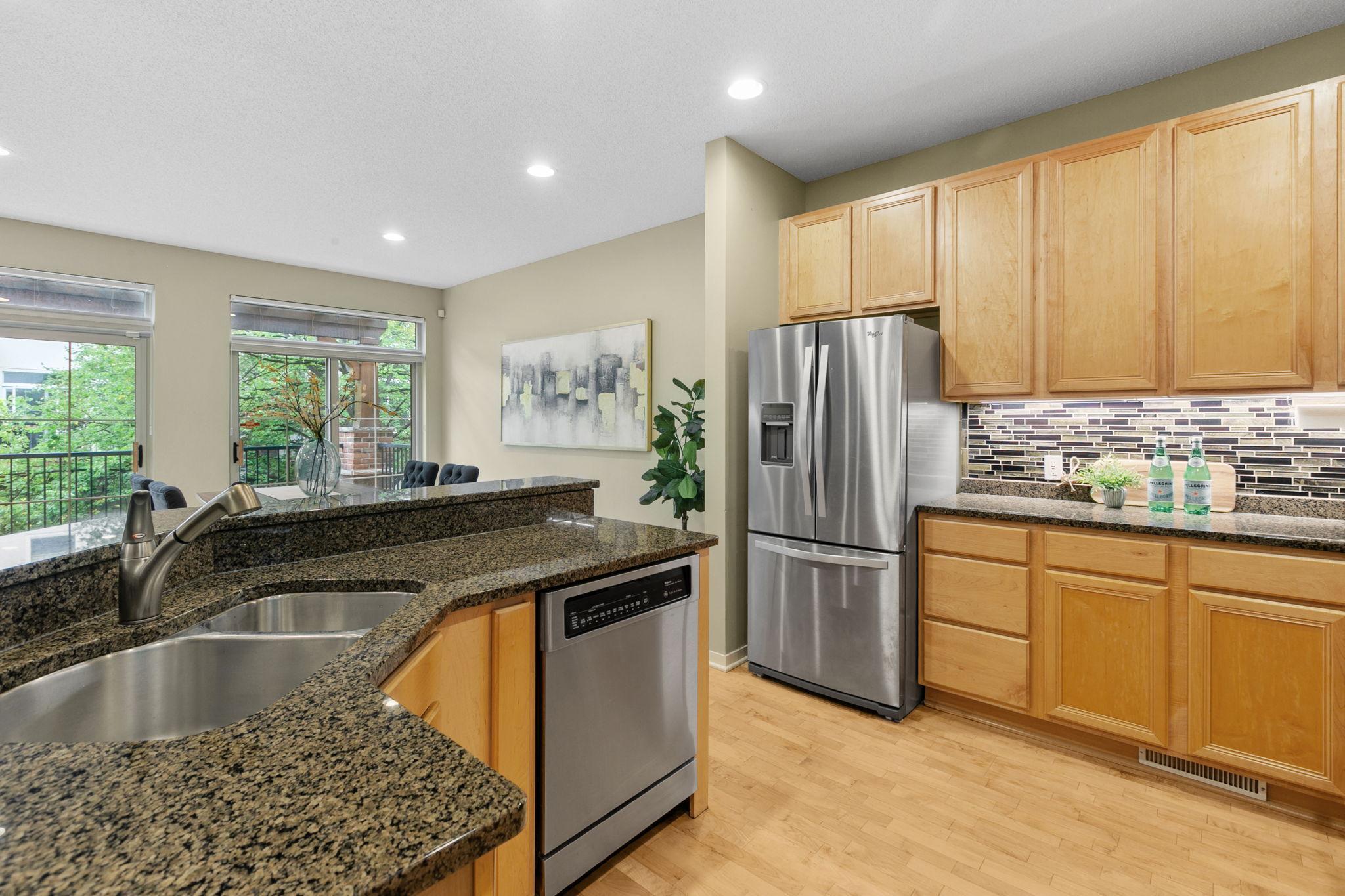 221 1st Avenue NE Unit: 21
