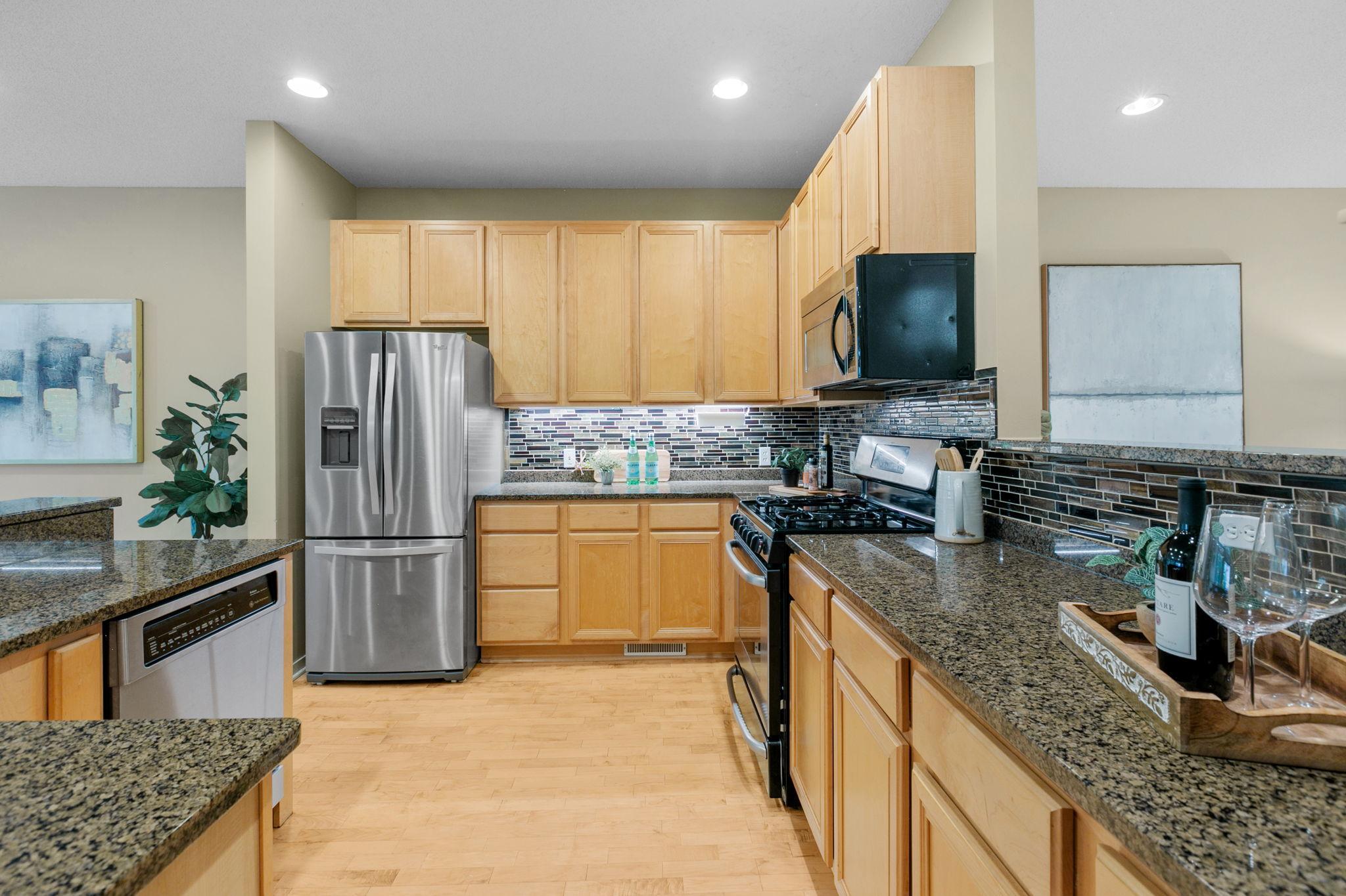 221 1st Avenue NE Unit: 21