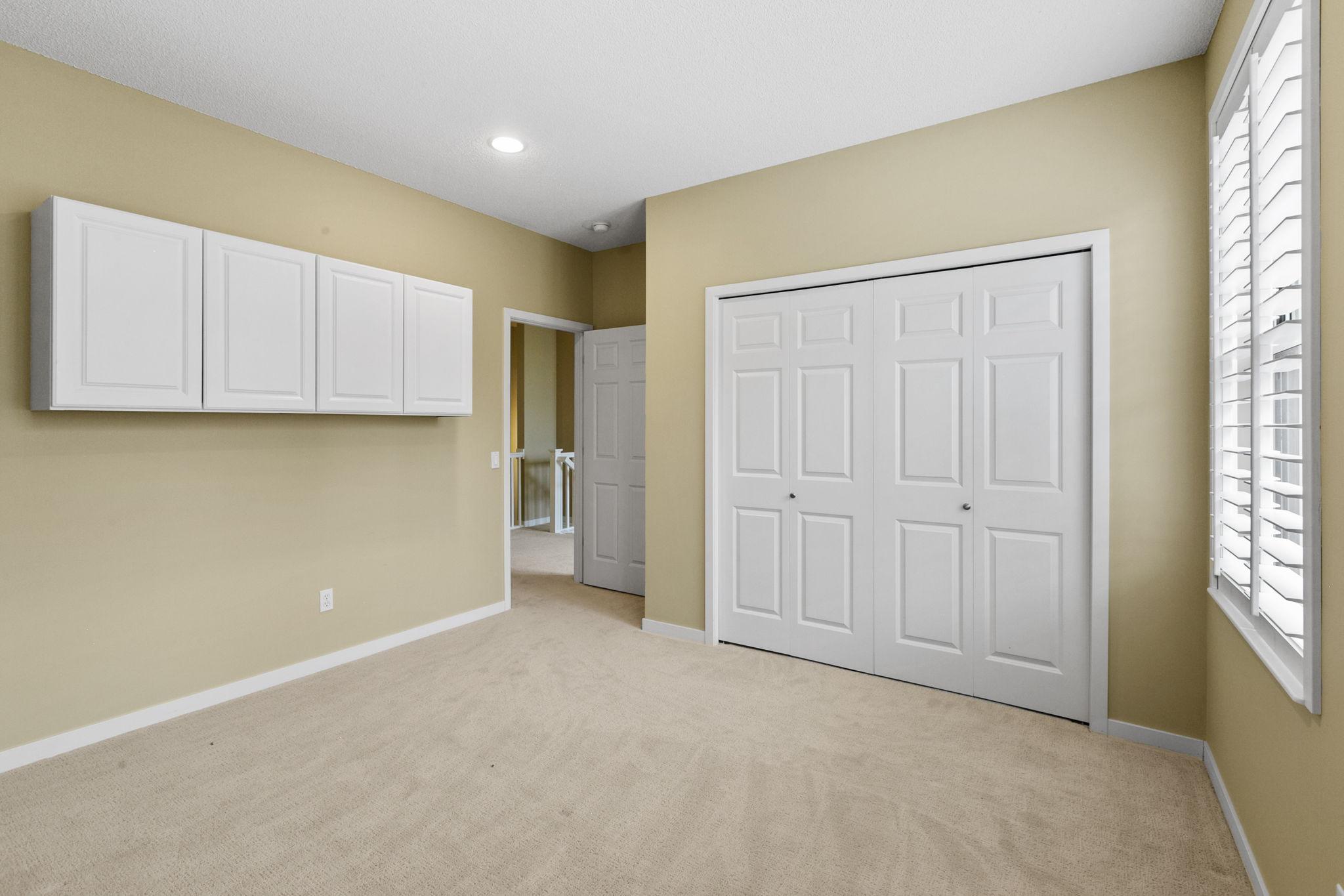 221 1st Avenue NE Unit: 21