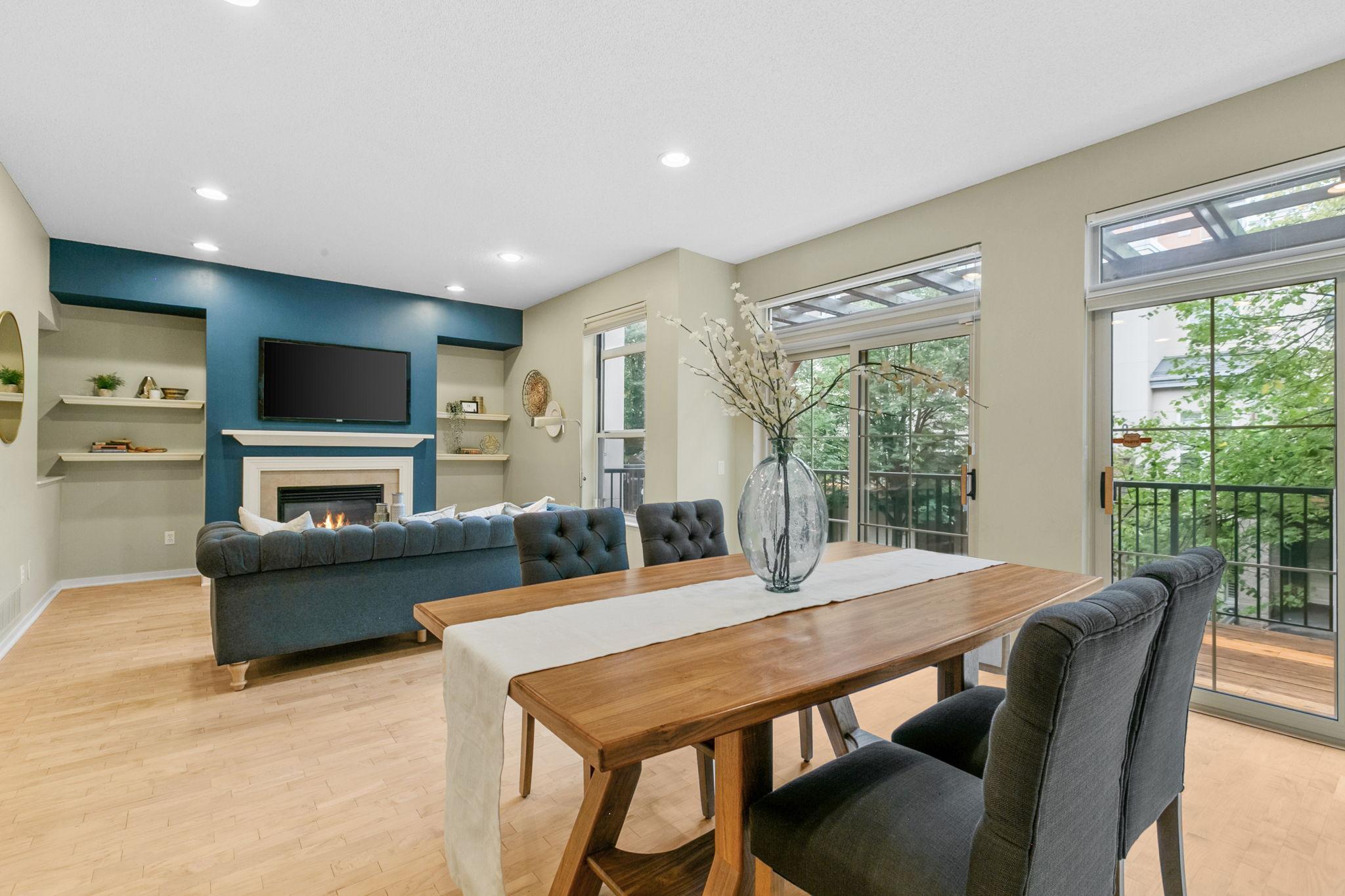 221 1st Avenue NE Unit: 21