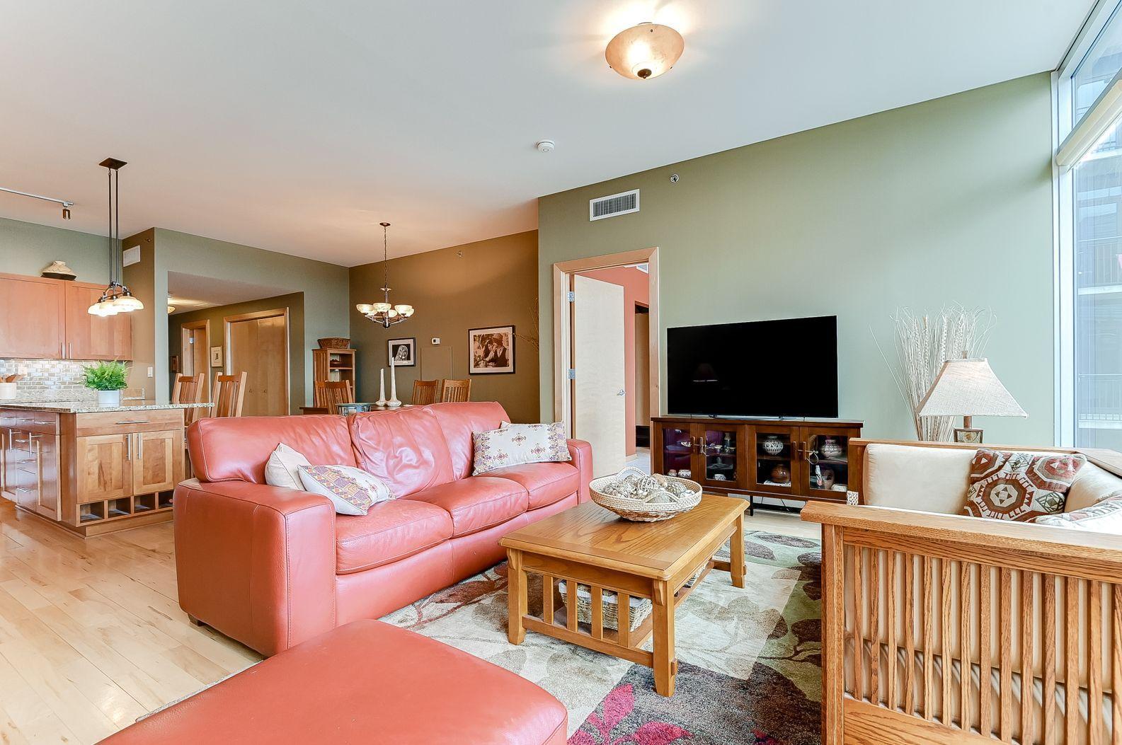 215 10th Avenue S Unit: 617