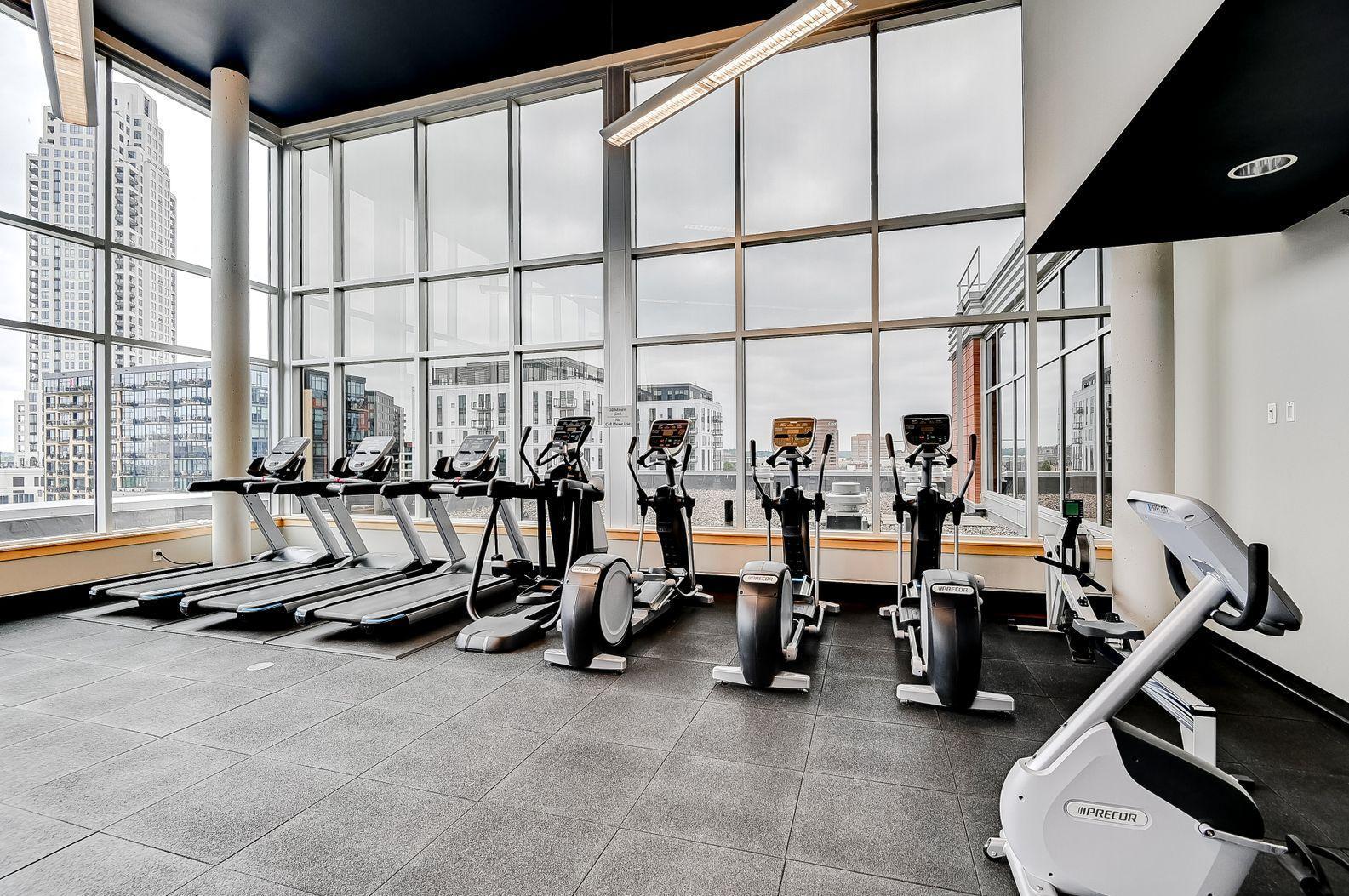 215 10th Avenue S Unit: 617