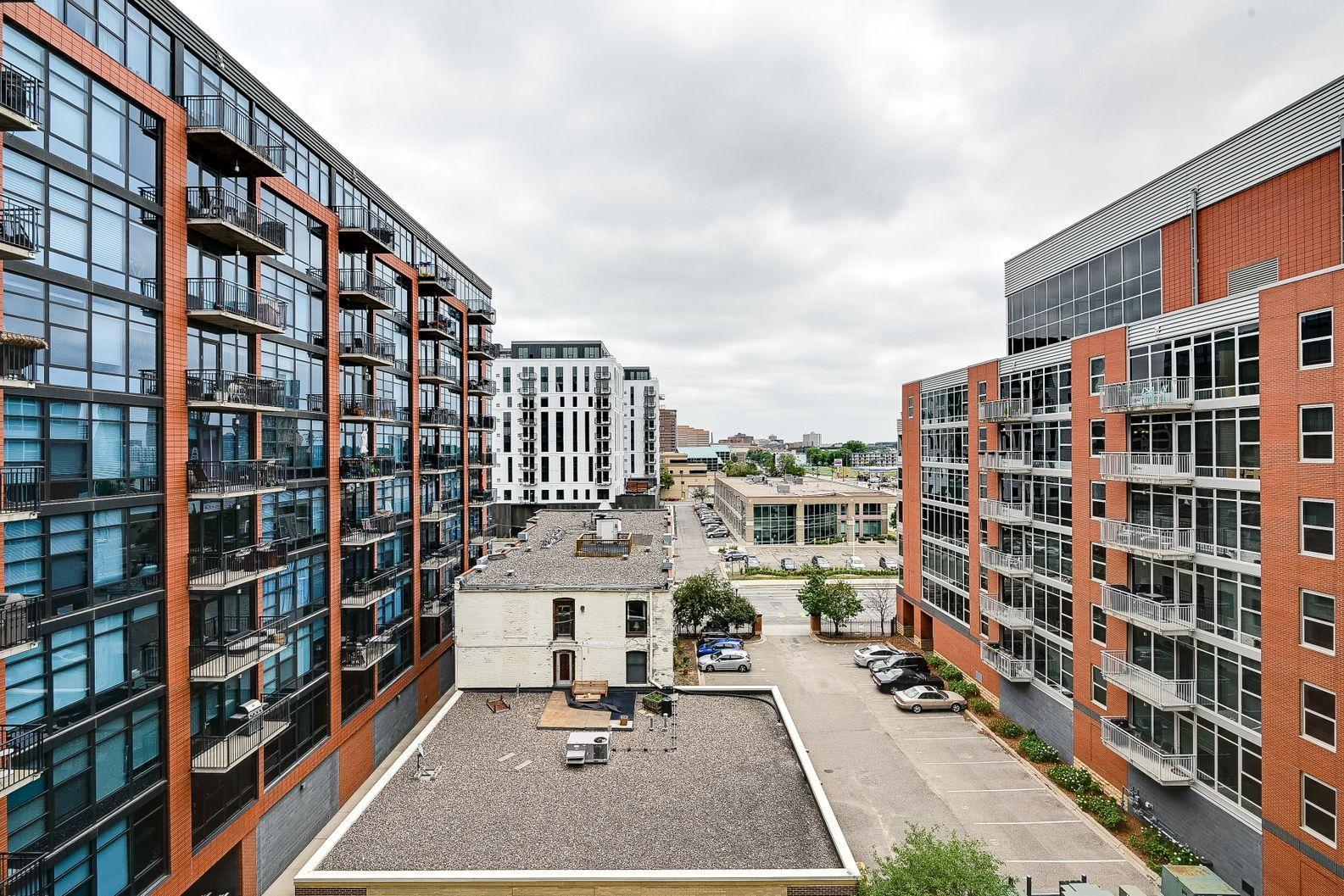 215 10th Avenue S Unit: 617