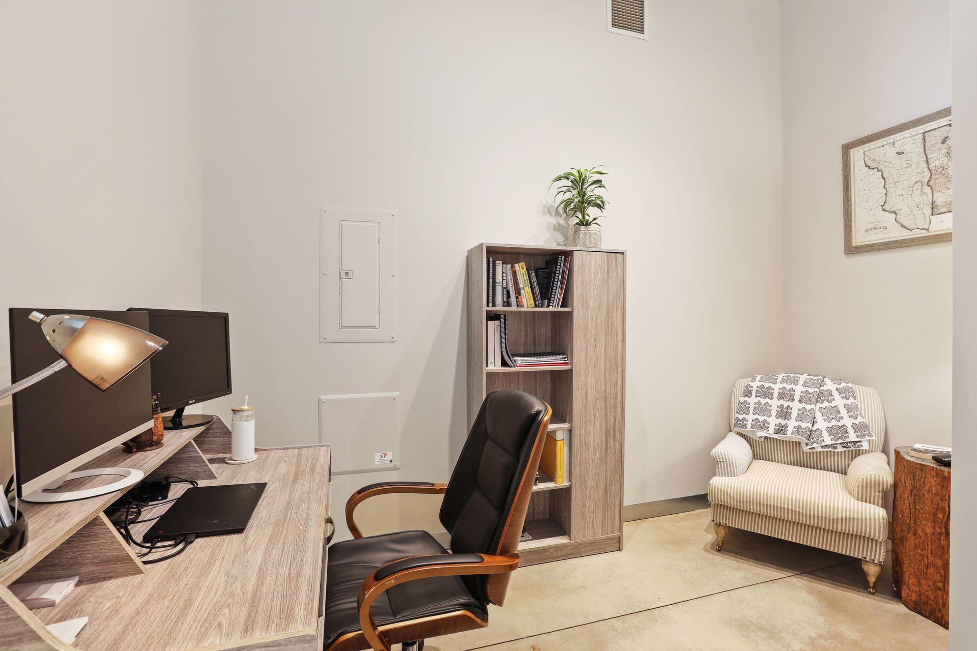 700 Washington Avenue N Unit: 305