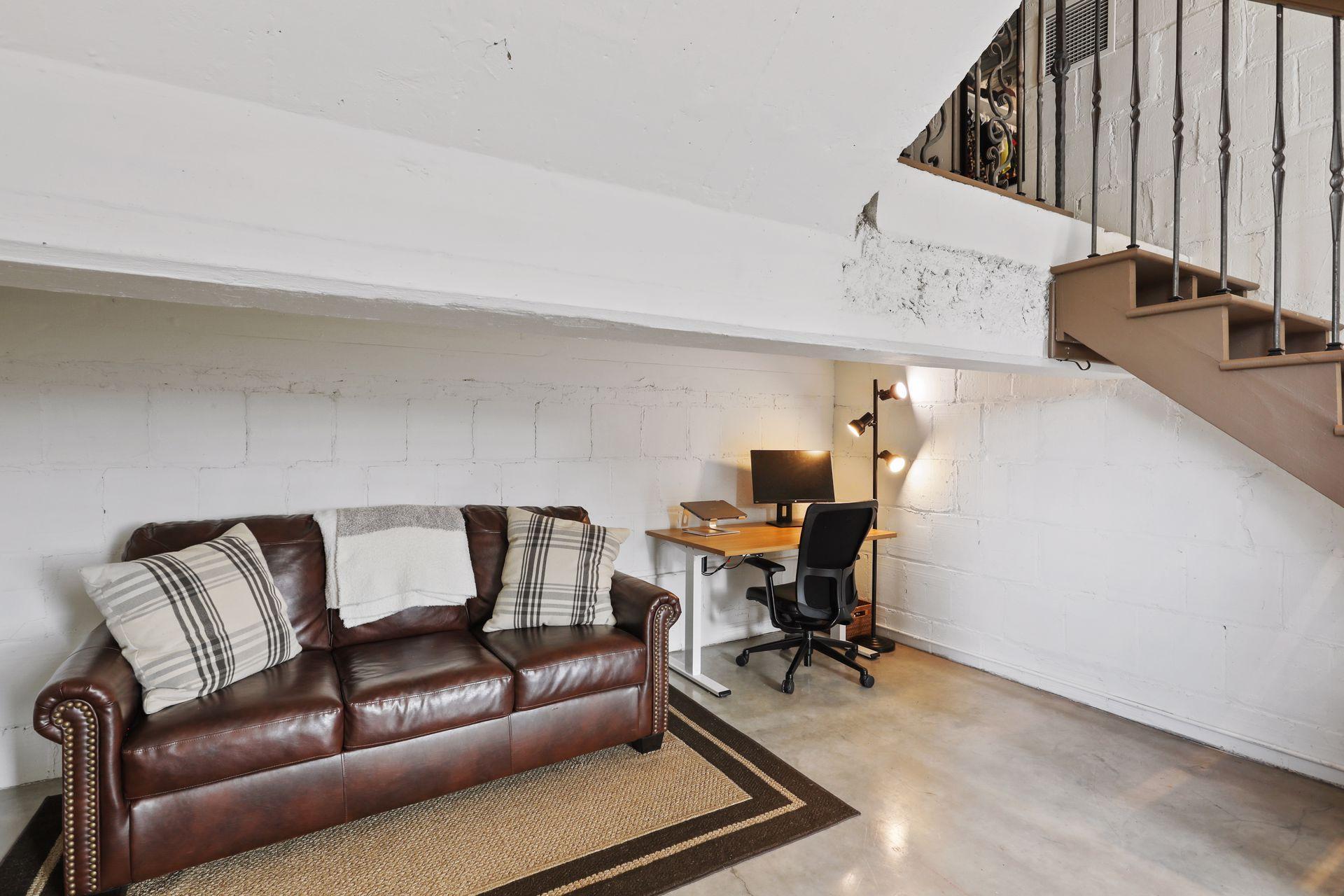 700 Washington Avenue N Unit: 305