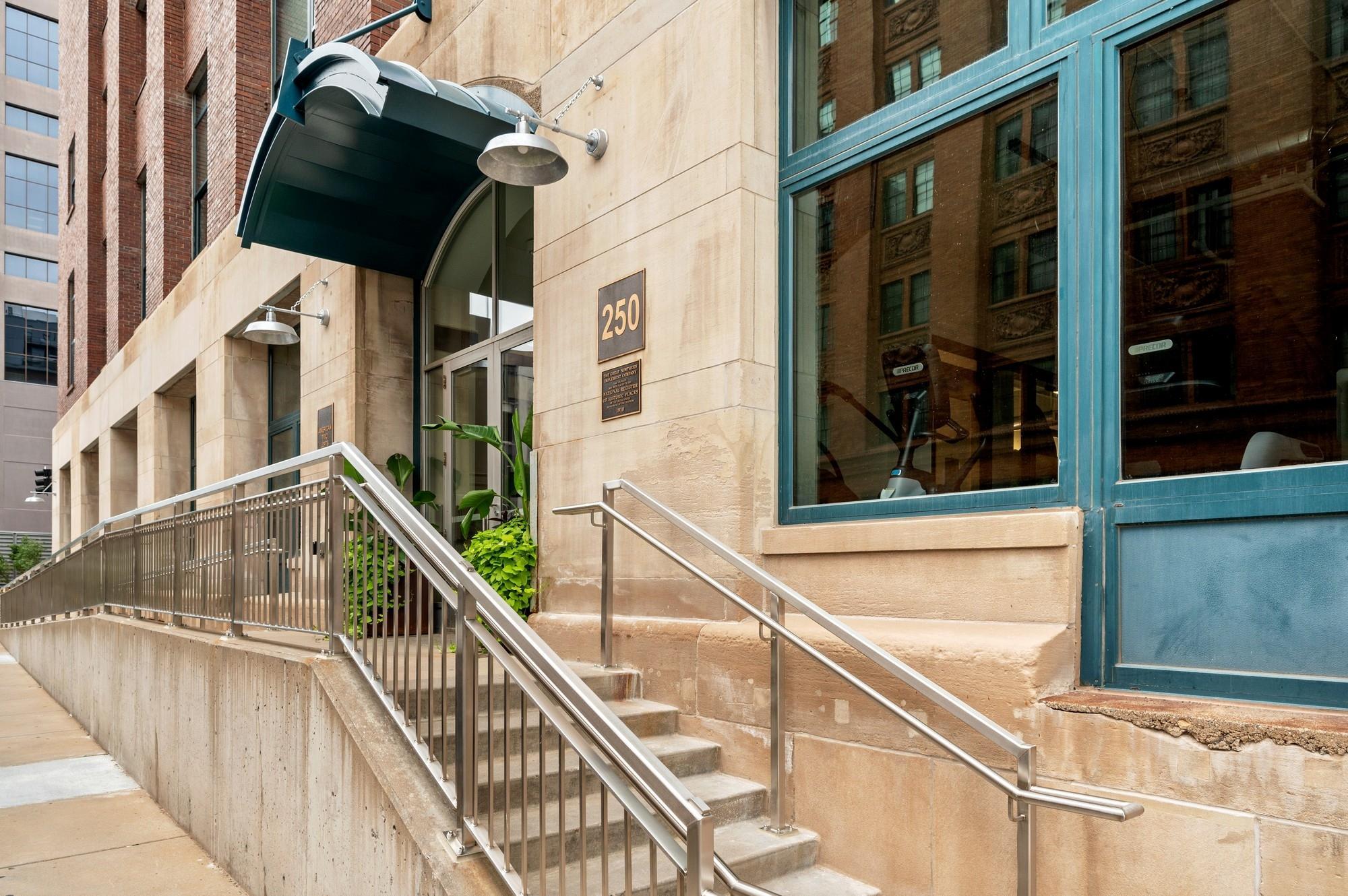 250 Park Avenue Unit: 506