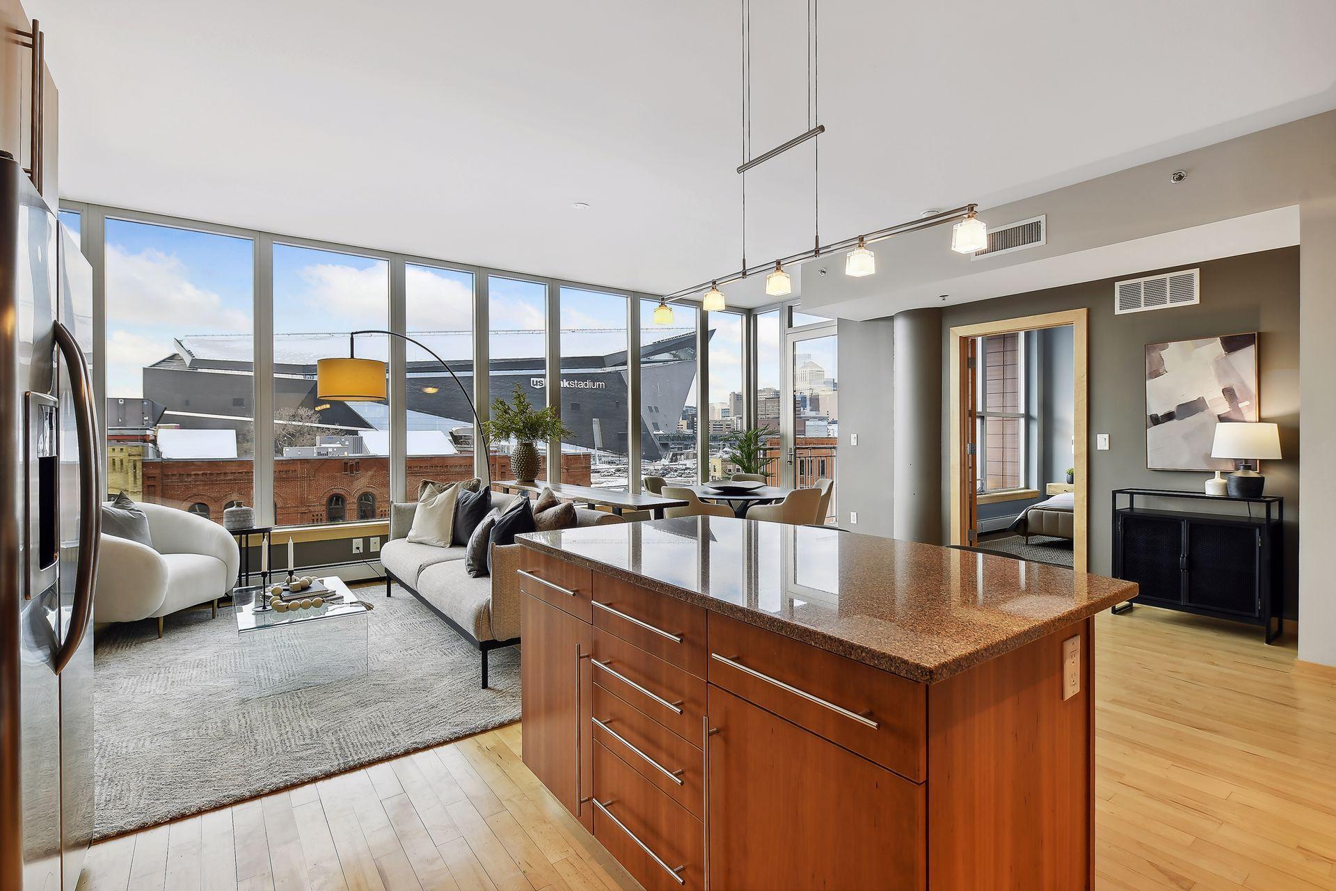 215 10th Avenue S Unit: 528
