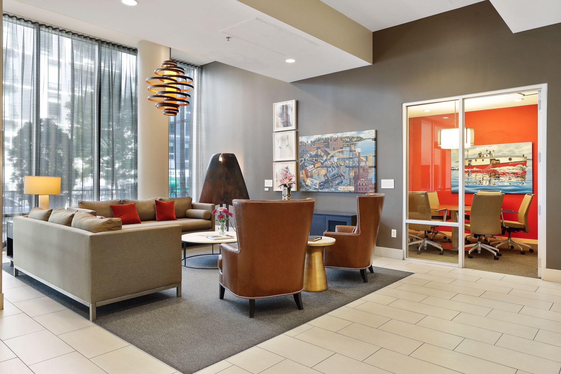 215 10th Avenue S Unit: 528