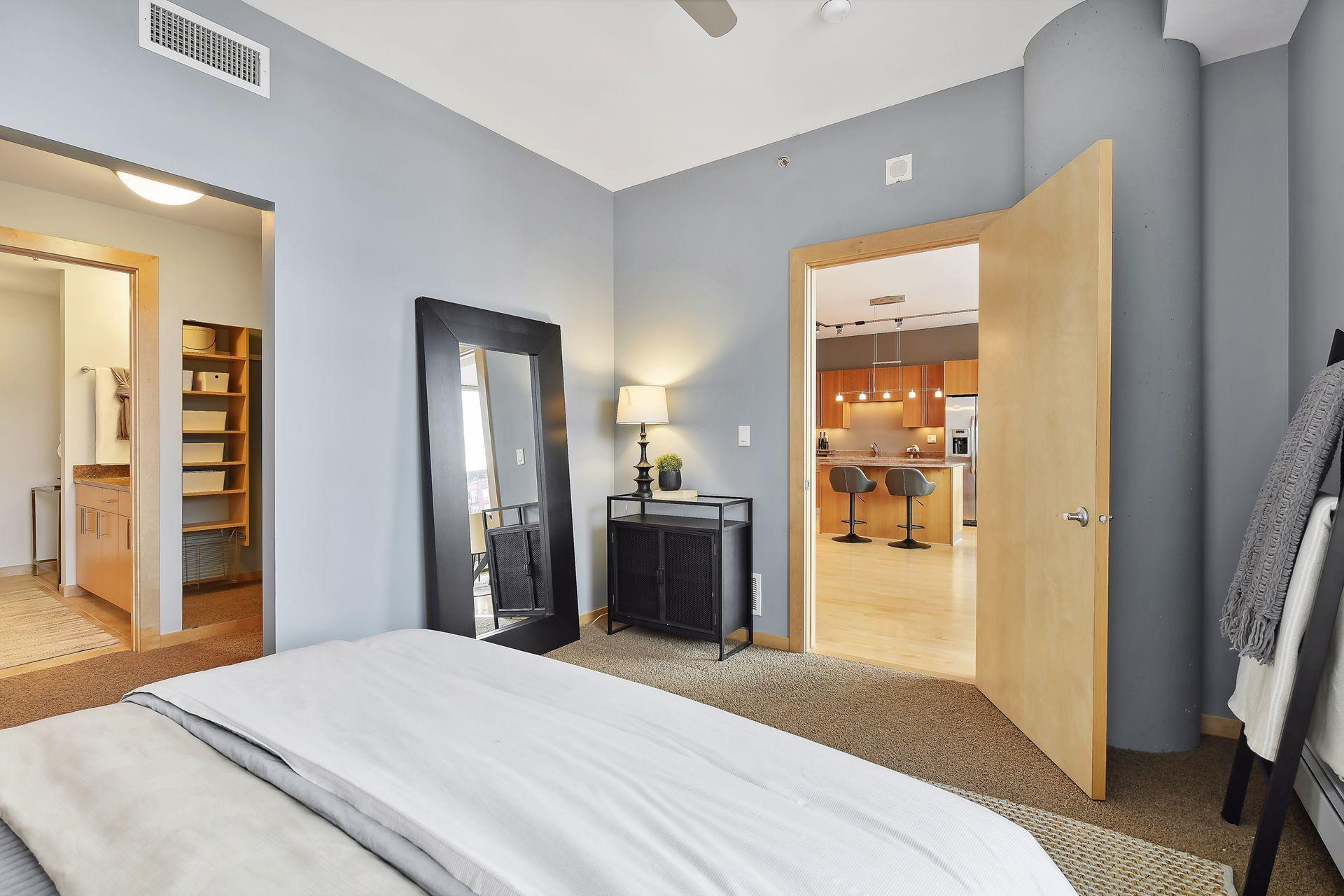 215 10th Avenue S Unit: 528