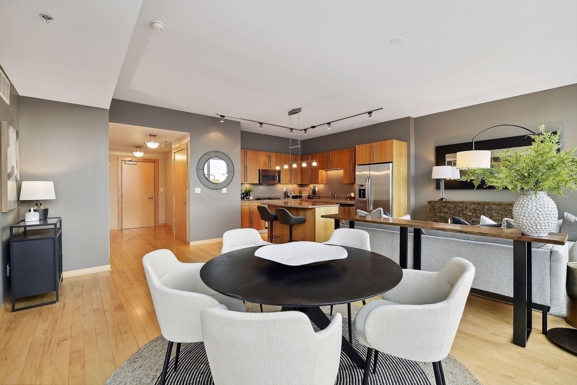 215 10th Avenue S Unit: 528