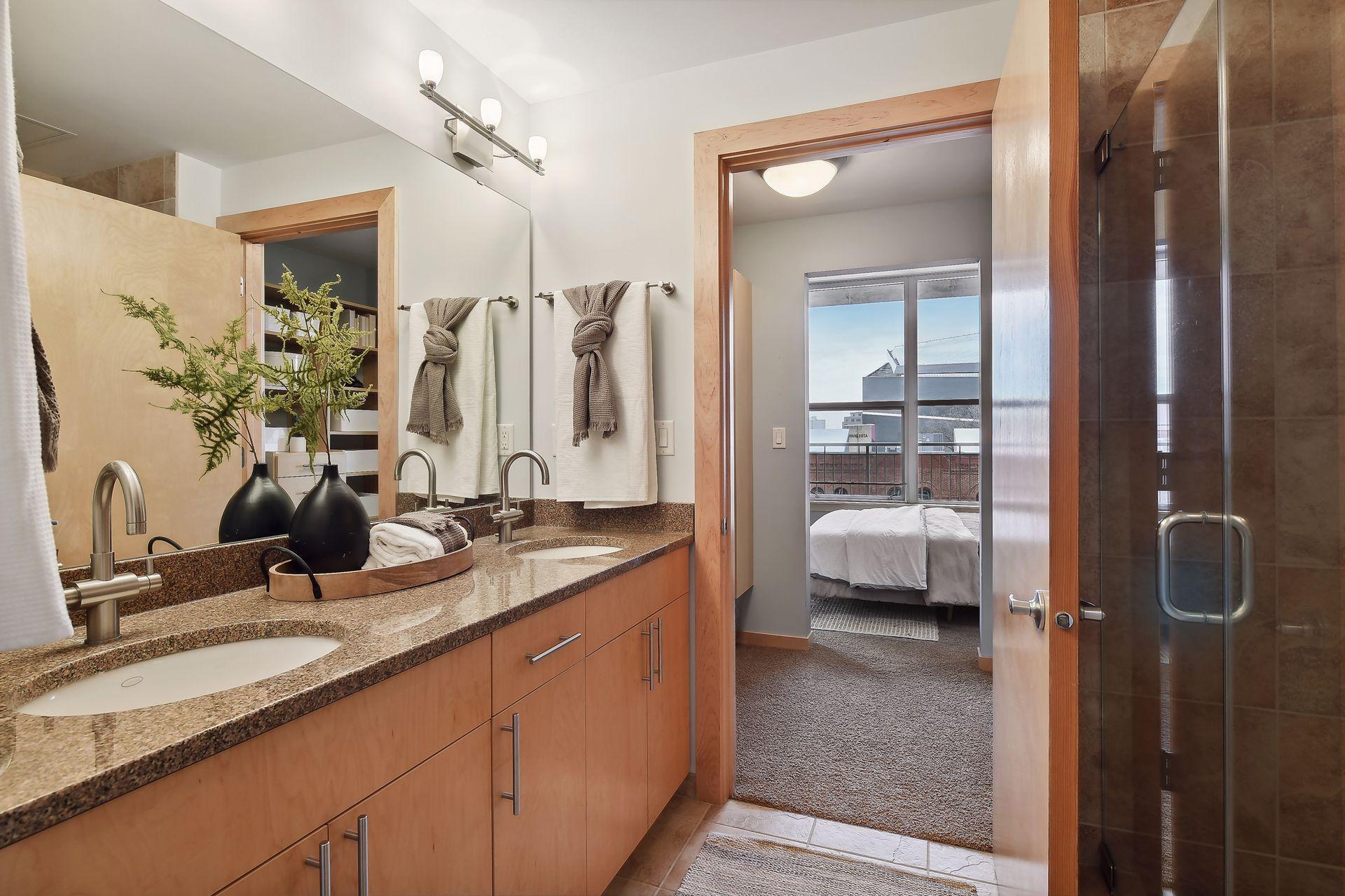 215 10th Avenue S Unit: 528